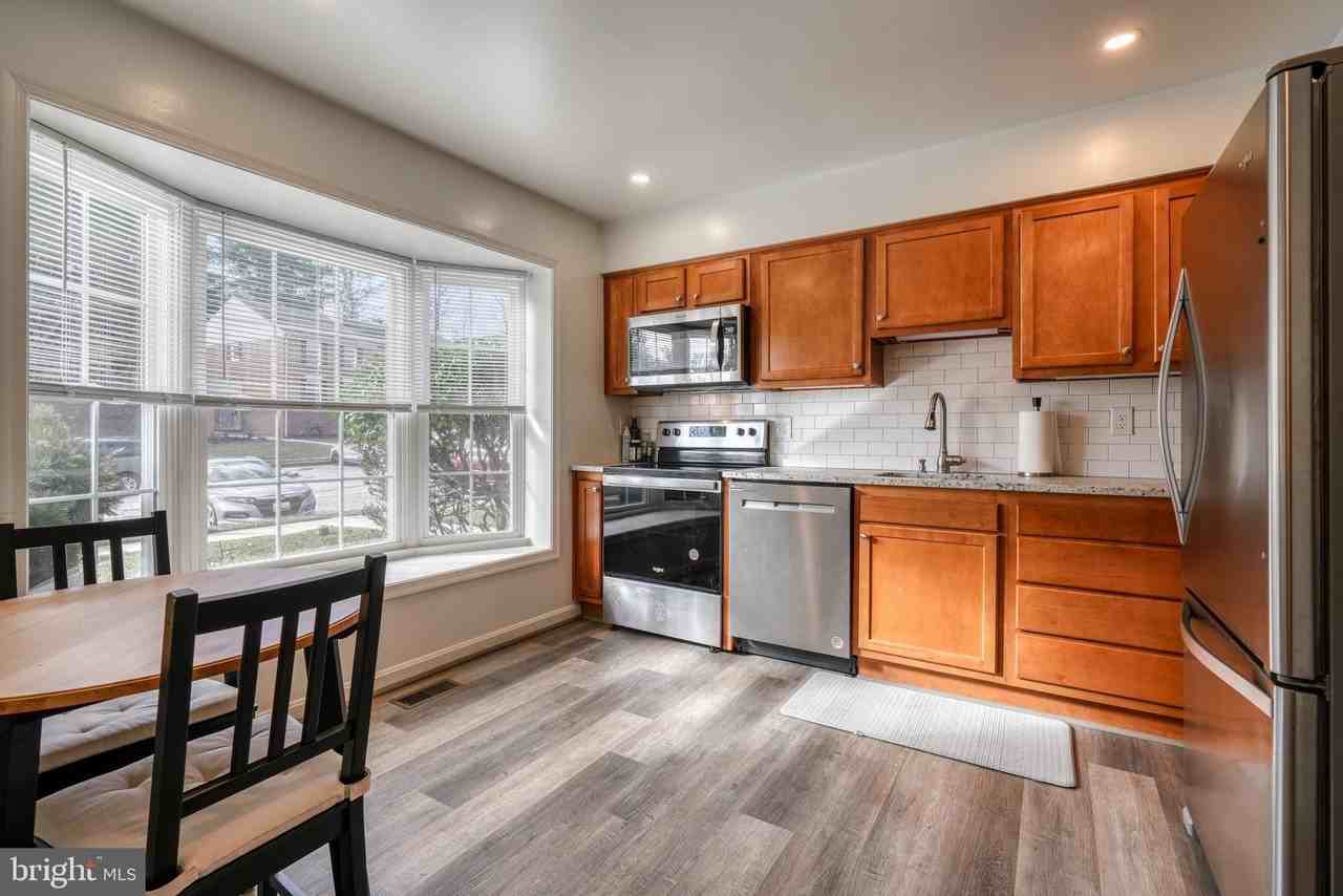 28 Salthill Ct - Photo 2 of 27