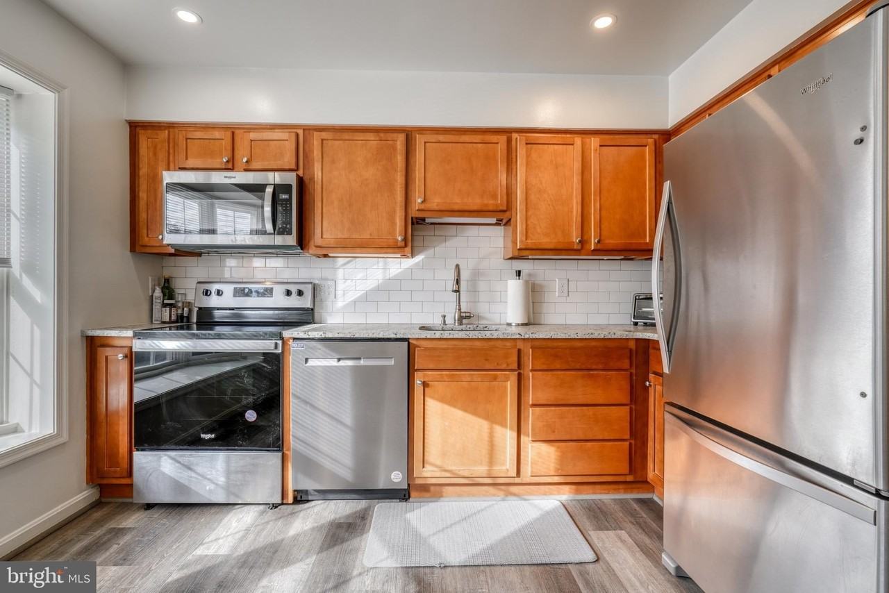 28 Salthill Ct - Photo 3 of 27