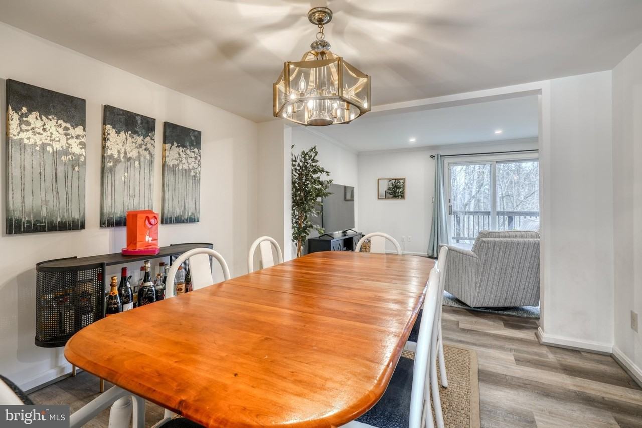 28 Salthill Ct - Photo 6 of 27