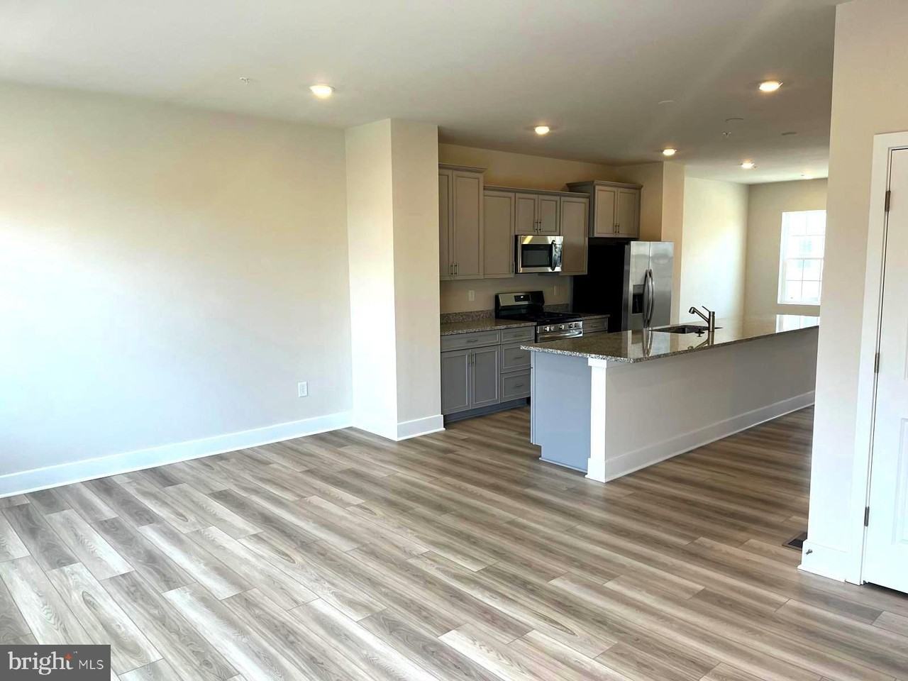 1813 Ritter Dr - Photo 4 of 39