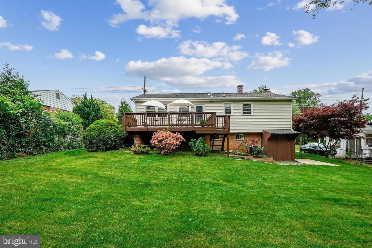 11806 Seven Locks Rd - Photo 3 of 10