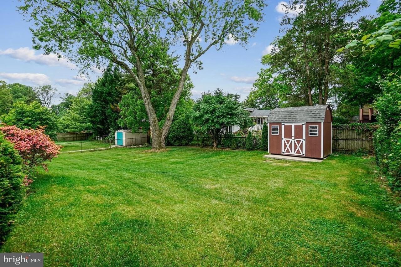 11806 Seven Locks Rd - Photo 5 of 10