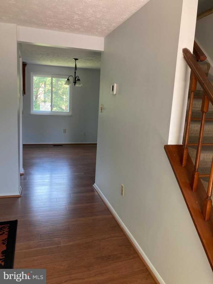 11145 Captains Walk Ct - Photo 4 of 20