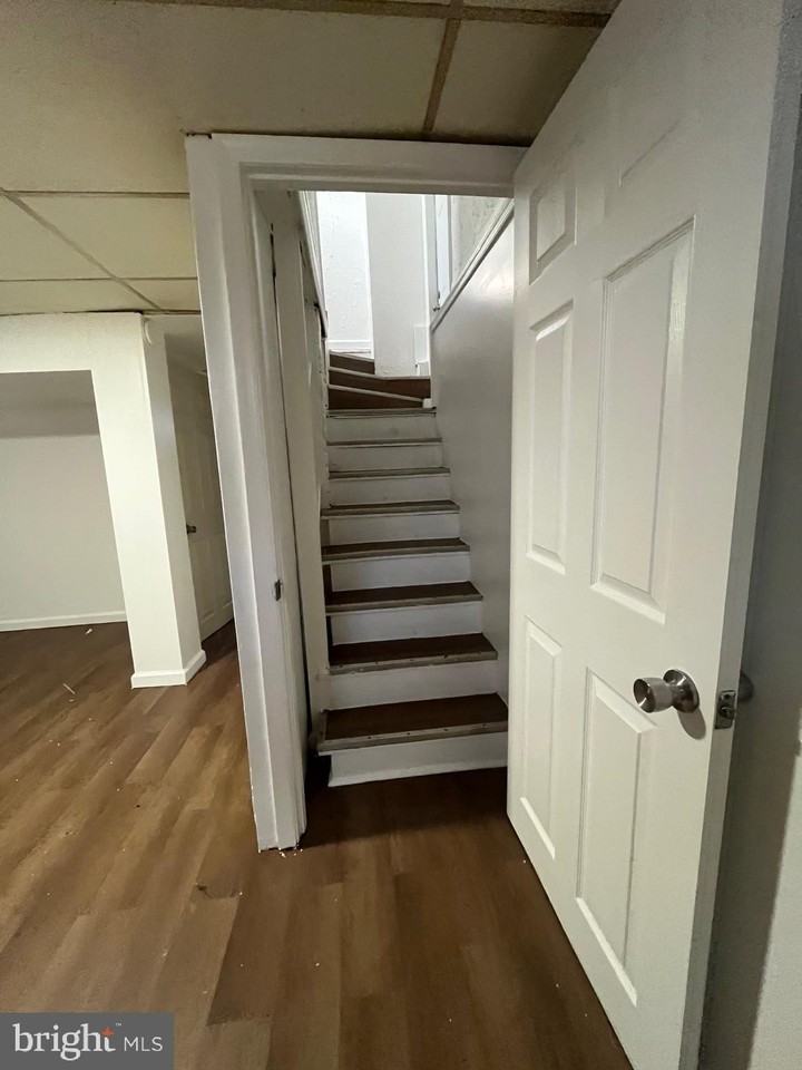 4017 72nd Ave - Photo 4 of 10