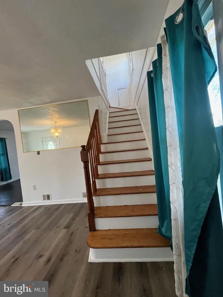 4017 72nd Ave - Photo 5 of 10