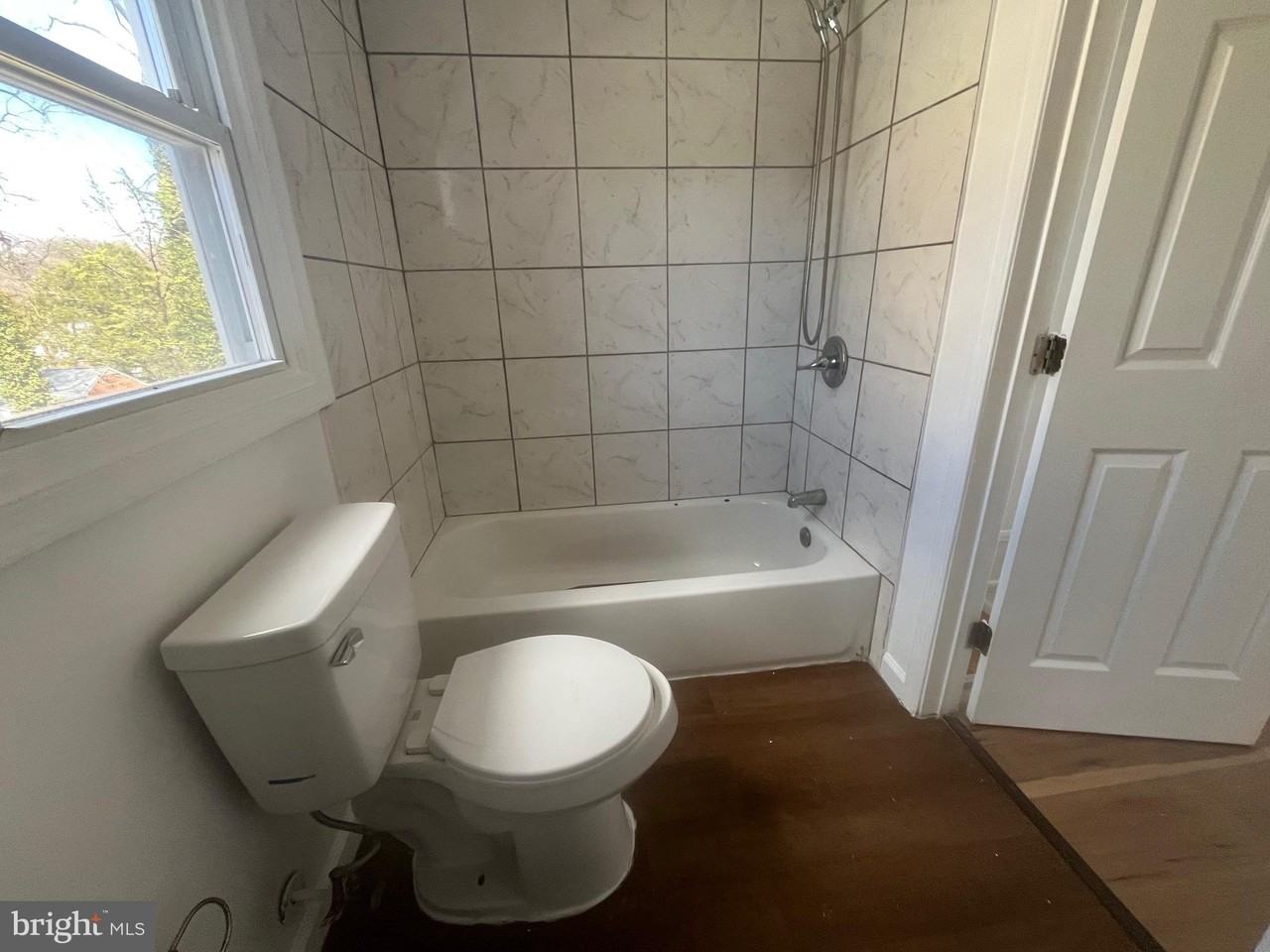 4017 72nd Ave - Photo 6 of 10