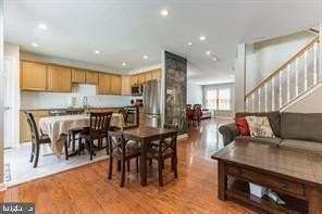 81 Hearthstone Ln - Photo 4 of 9