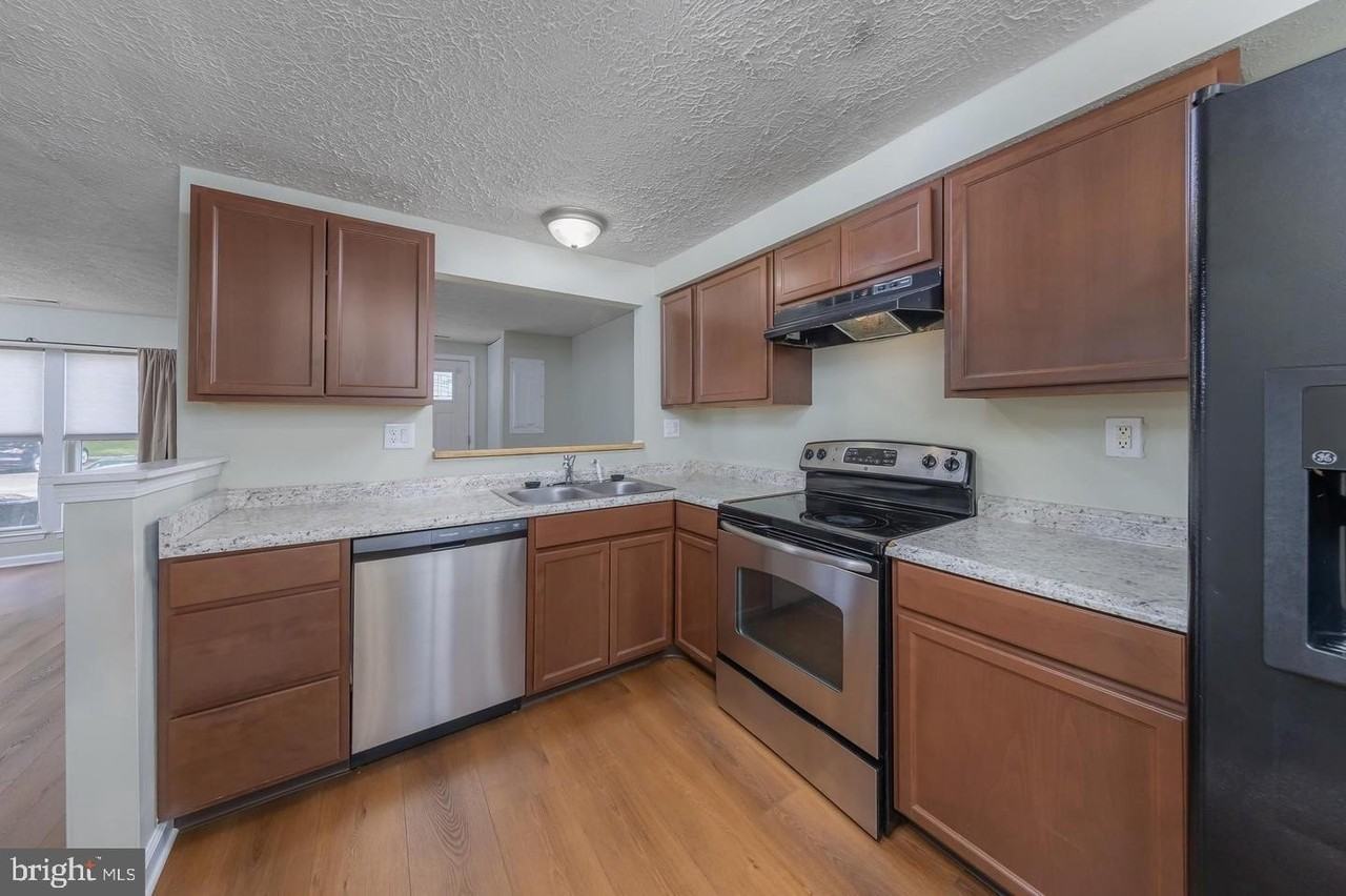 2307 Greenwood Dr - Photo 5 of 13