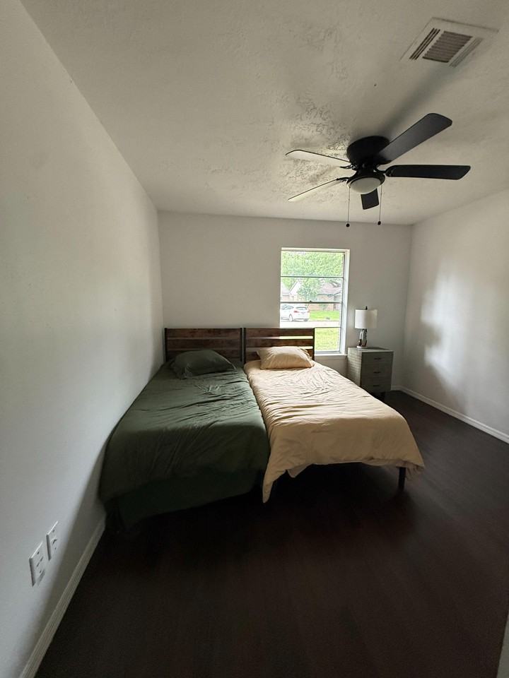 Tylergate Dr - Photo 4 of 4