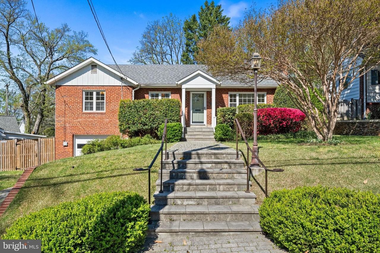 2718 S June St - Photo 2 of 43