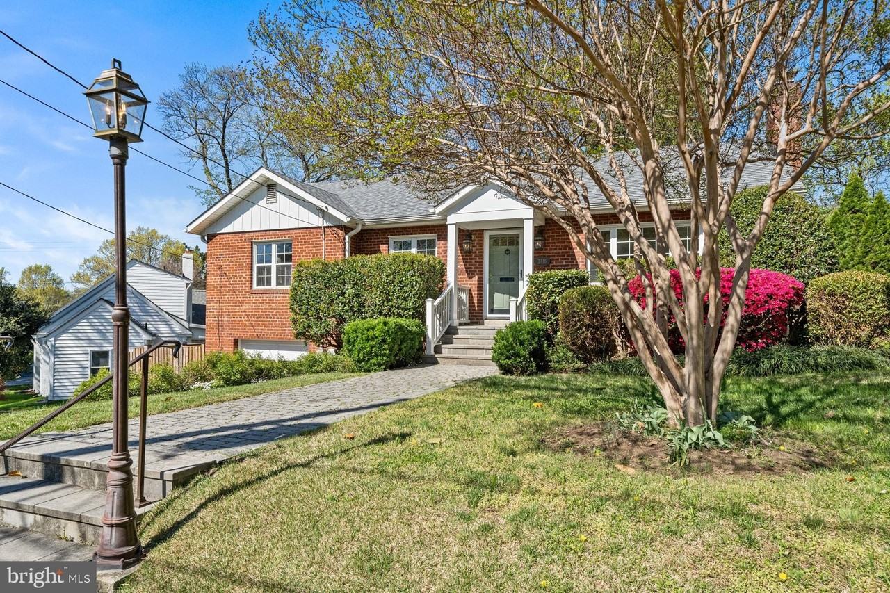 2718 S June St - Photo 3 of 43