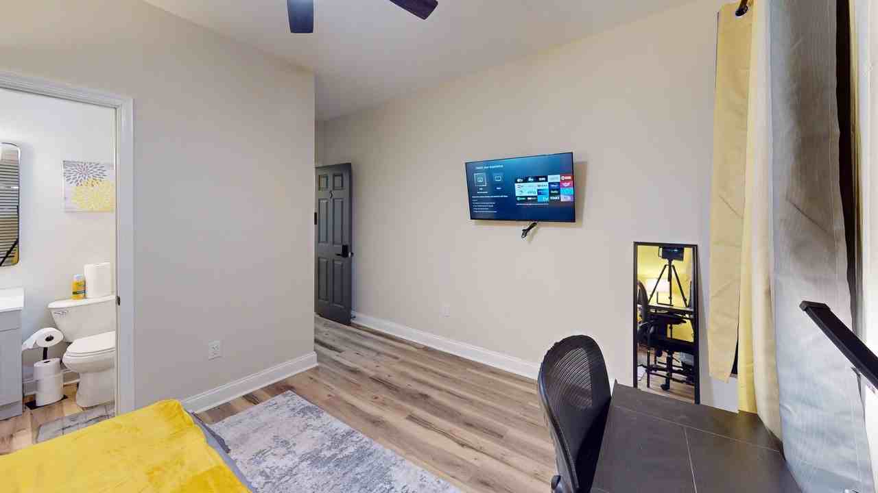 Baker St - Photo 7 of 29