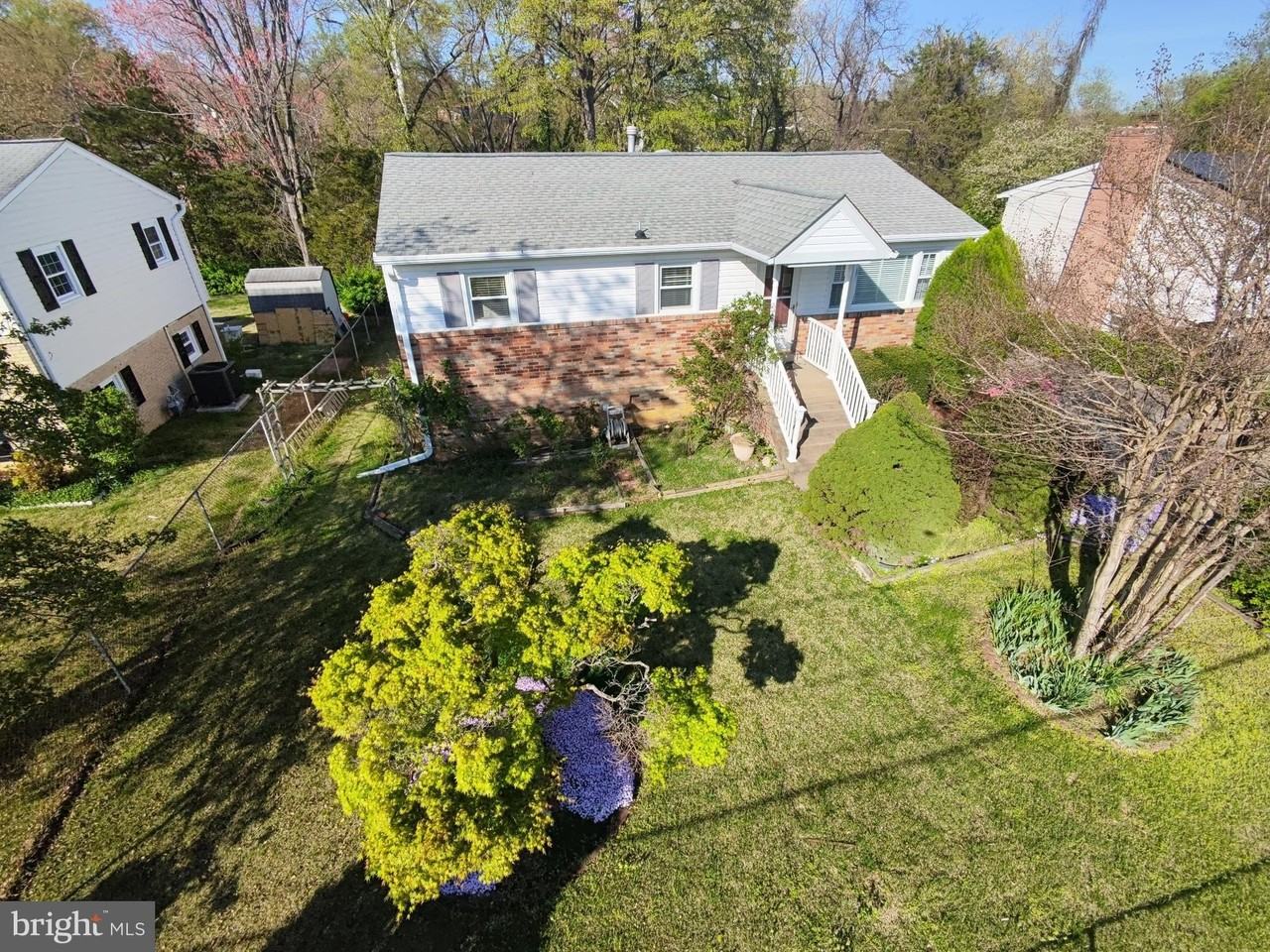 3931 Dominion Dr - Photo 3 of 36