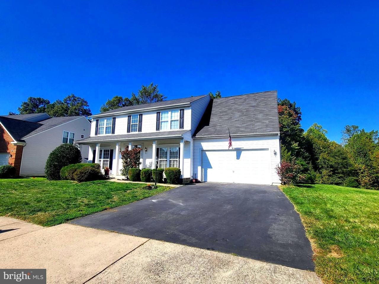 17734 Avenel Ln - Photo 2 of 23