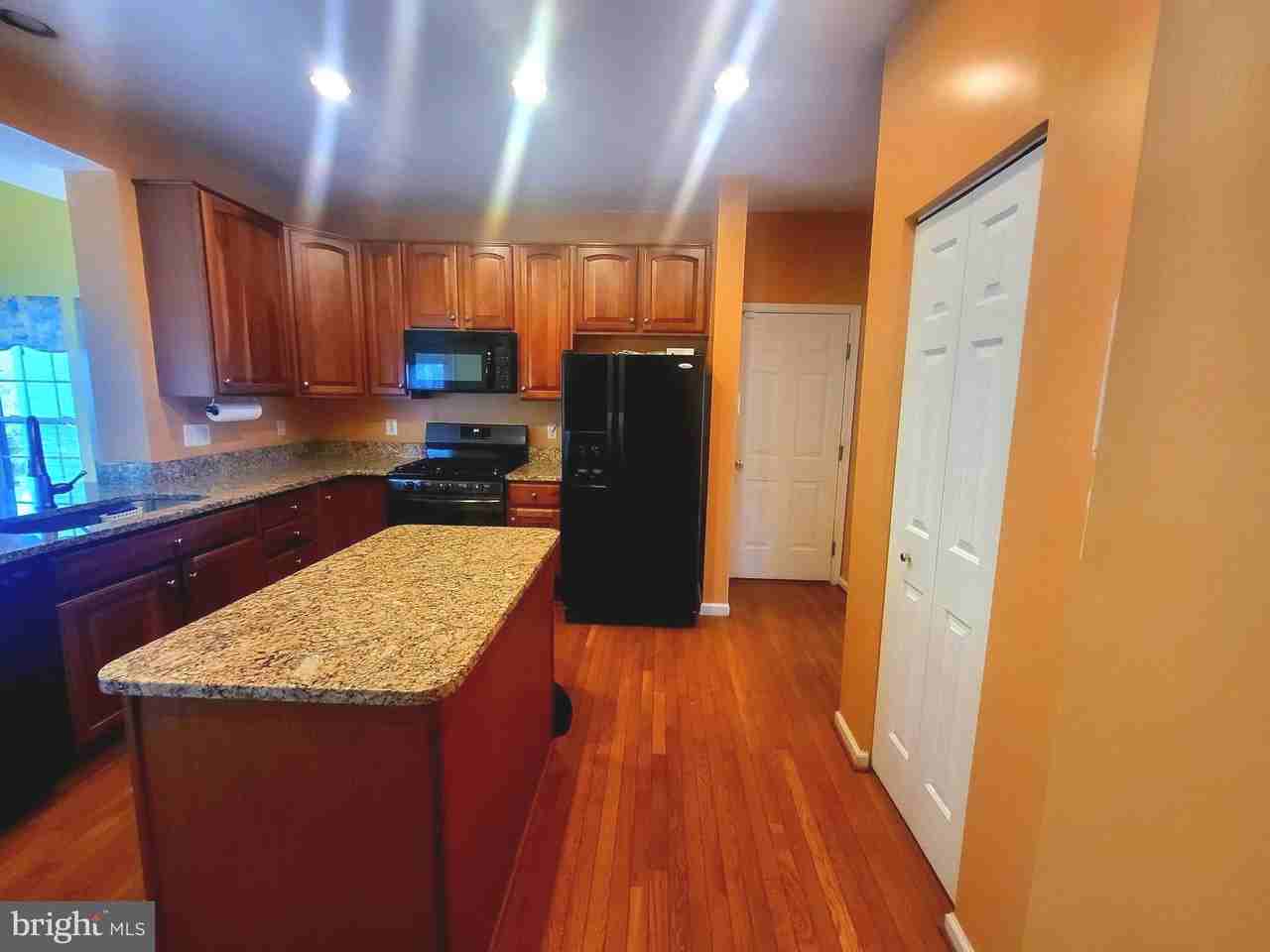 17734 Avenel Ln - Photo 5 of 23