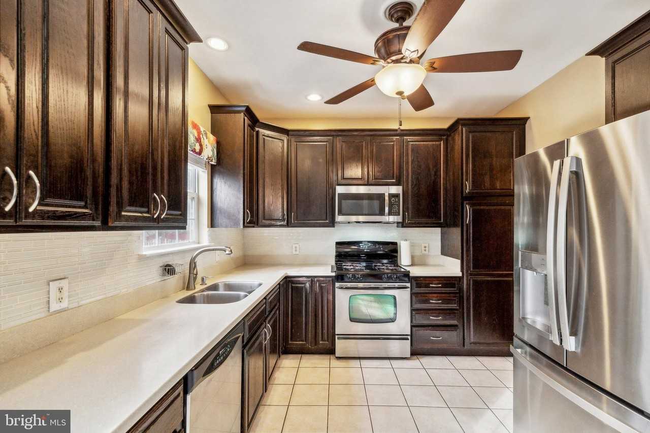 9 Sharon Ln - Photo 2 of 30