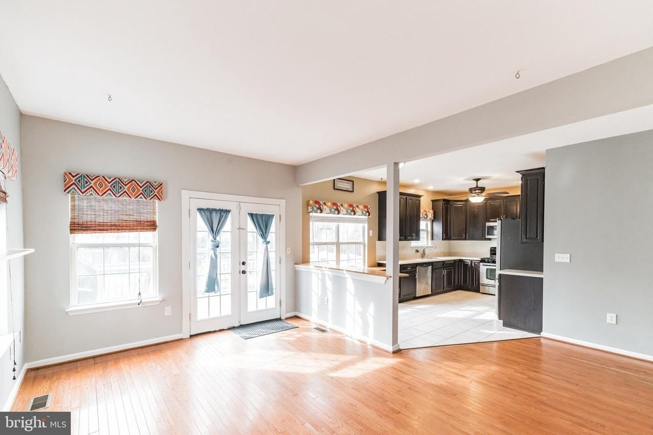 9 Sharon Ln - Photo 4 of 30