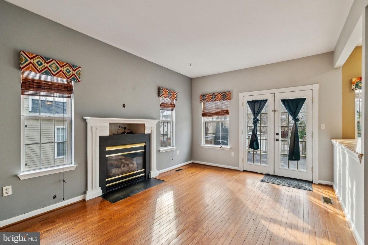 9 Sharon Ln - Photo 5 of 30