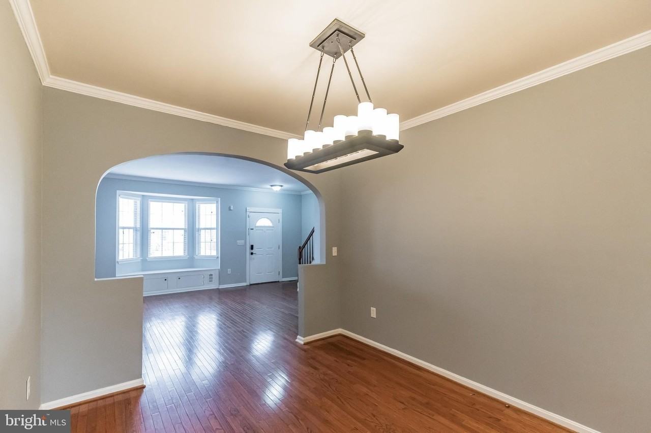 9 Sharon Ln - Photo 7 of 30