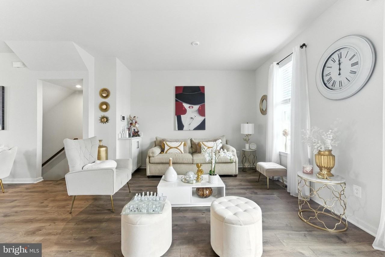 406 Honeyberry Ln - Photo 5 of 39