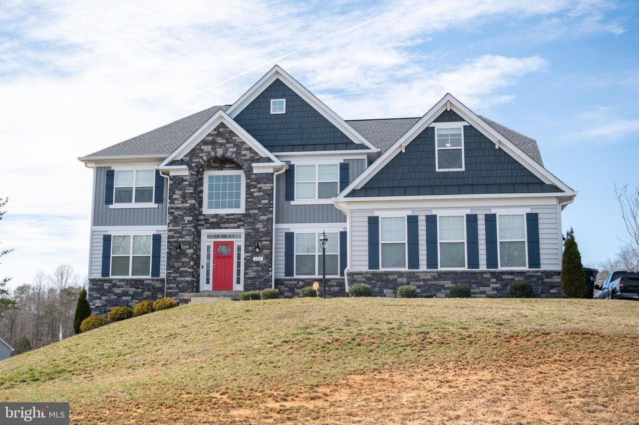 101 Seth Dr - Photo 2 of 26