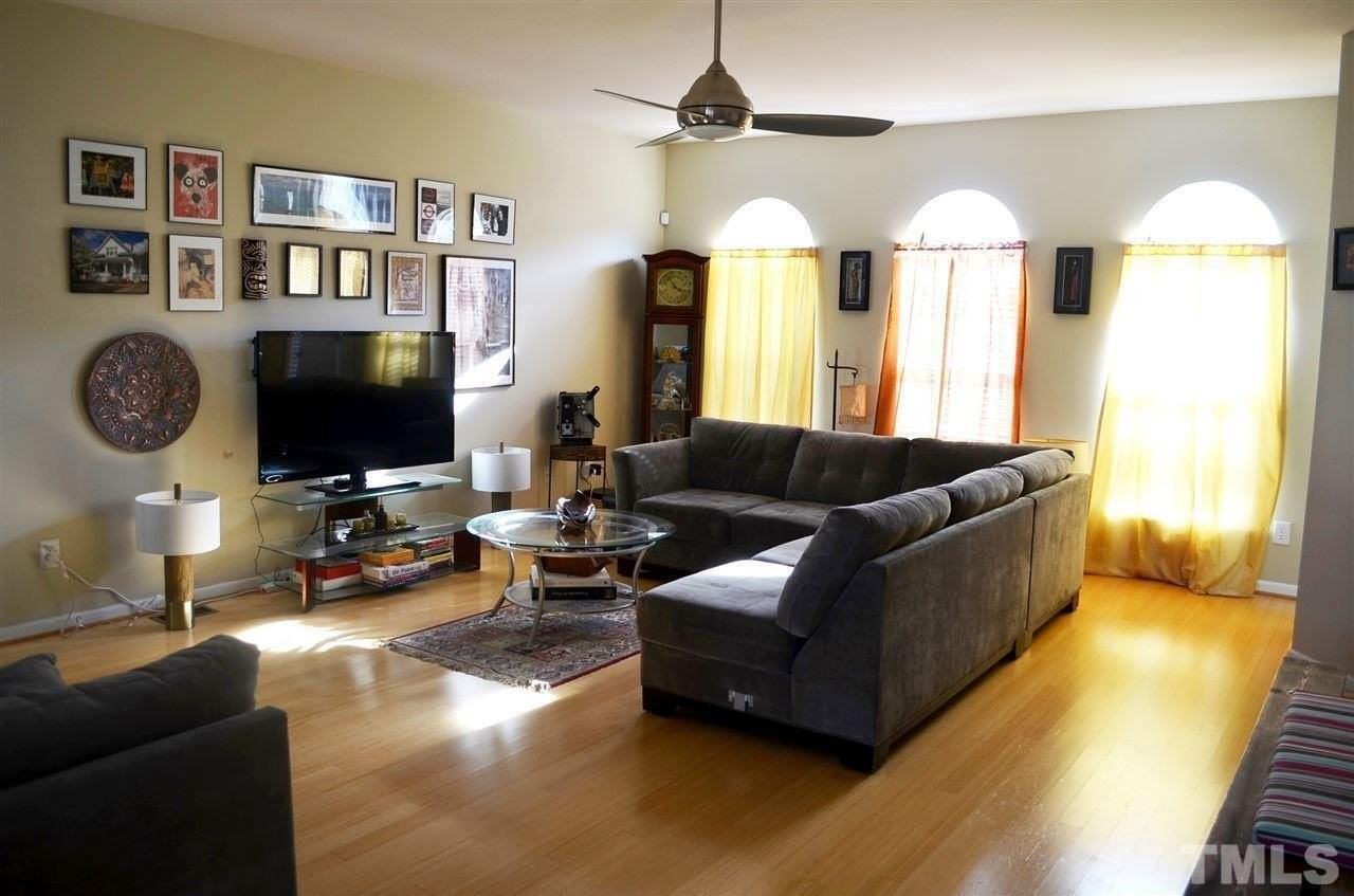 421 Ruby Walk Dr - Photo 4 of 28