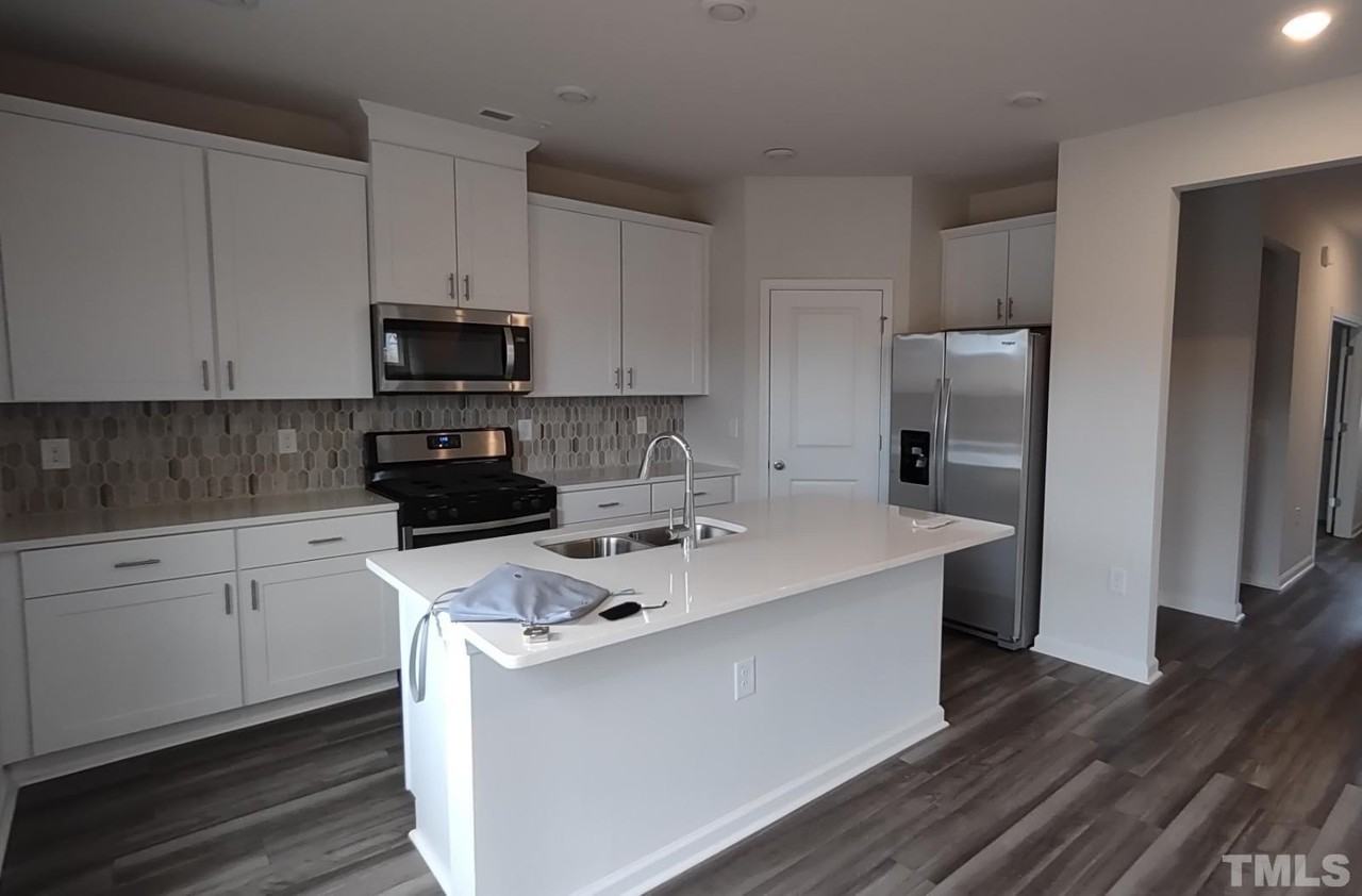 7138 Stratified Ct - Photo 3 of 6