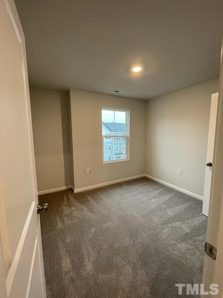 746 Gimari Dr - Photo 6 of 17