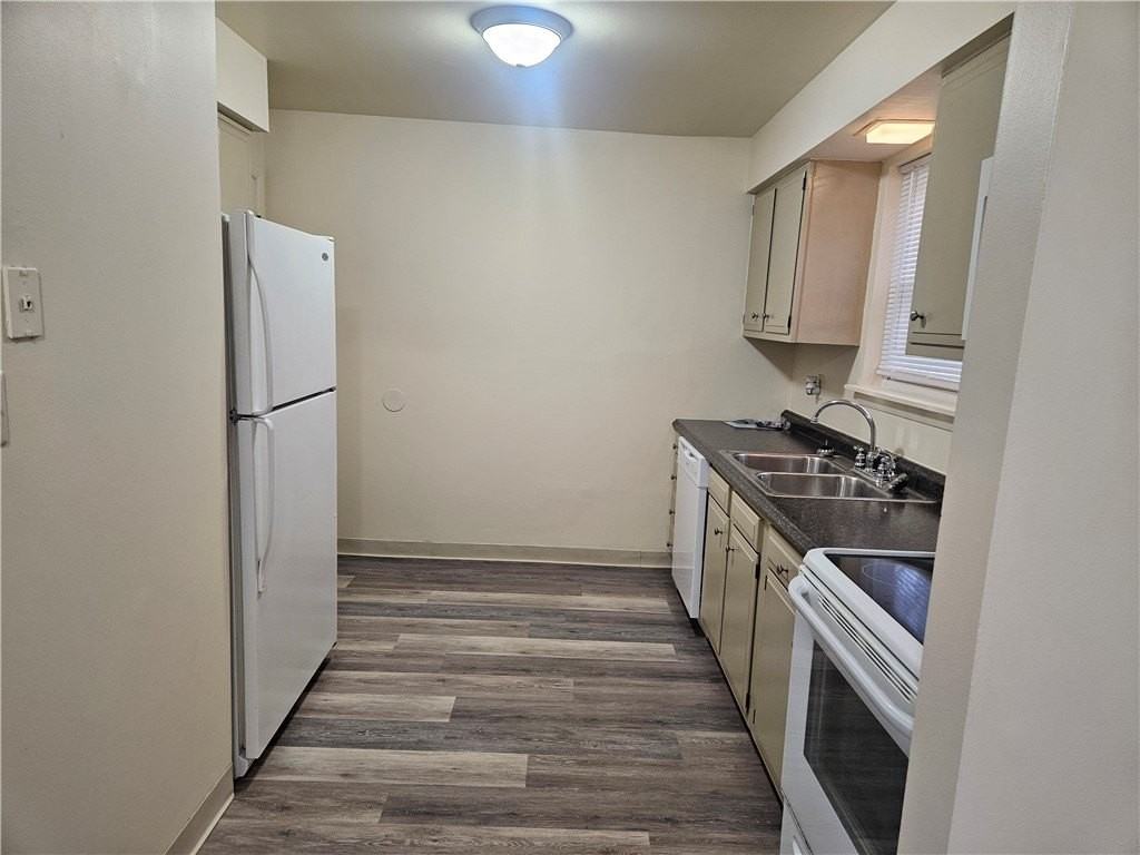 909 Chapel Rd #7 - Photo 3 of 7