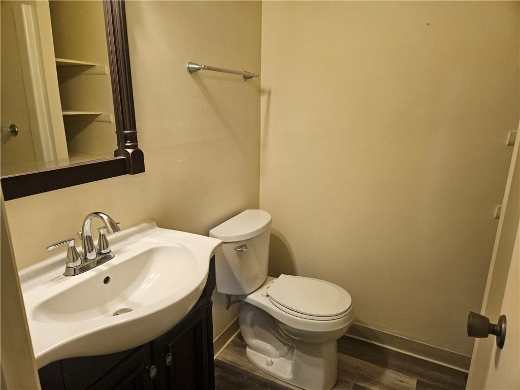 909 Chapel Rd #7 - Photo 6 of 7