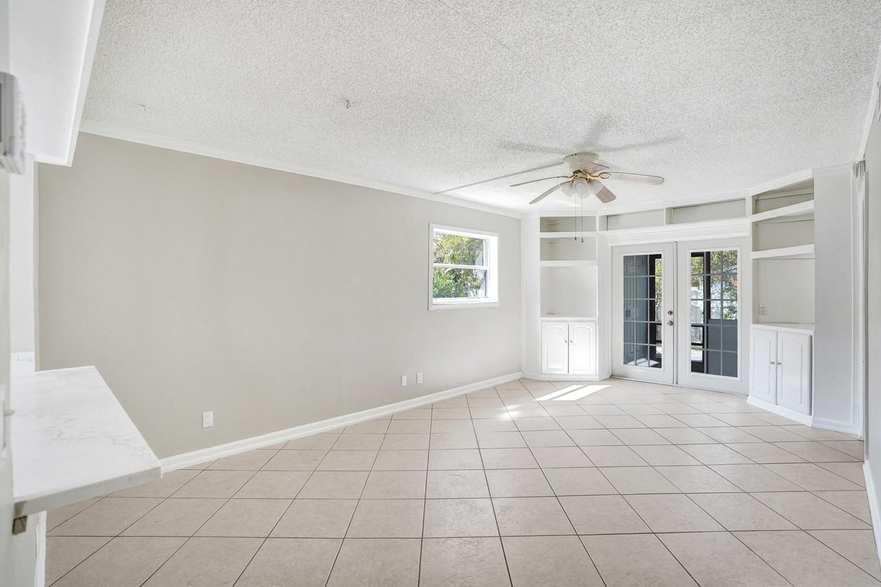 10585 Royal Palm Blvd #10585 - Photo 6 of 32