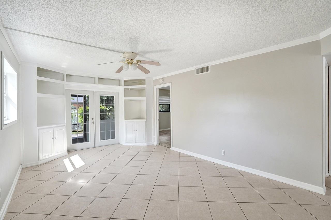 10585 Royal Palm Blvd #10585 - Photo 7 of 32