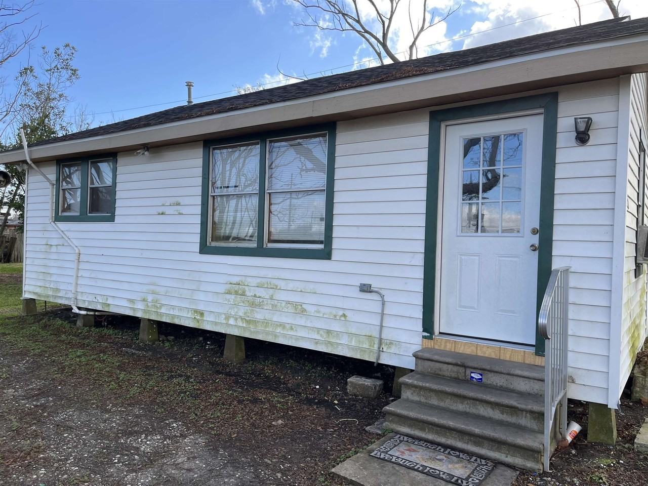 240 Boudreaux St - Photo 2 of 10