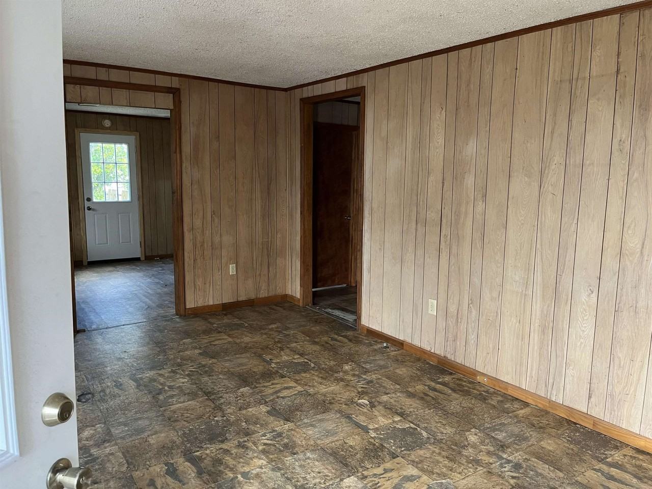 240 Boudreaux St - Photo 6 of 10