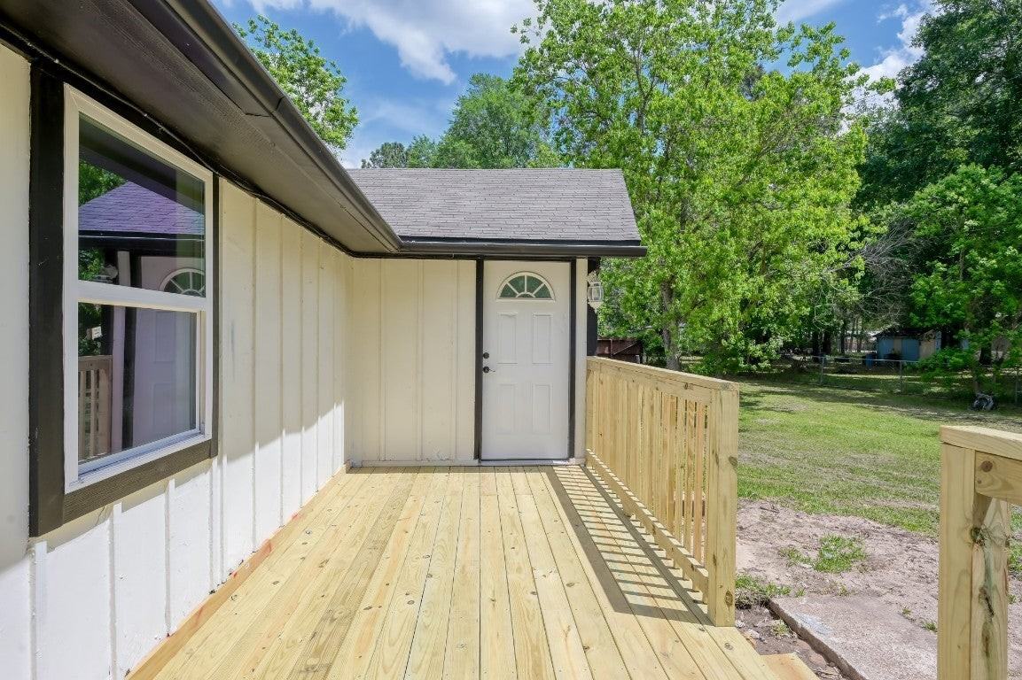 29906 Hunters Rd - Photo 2 of 25
