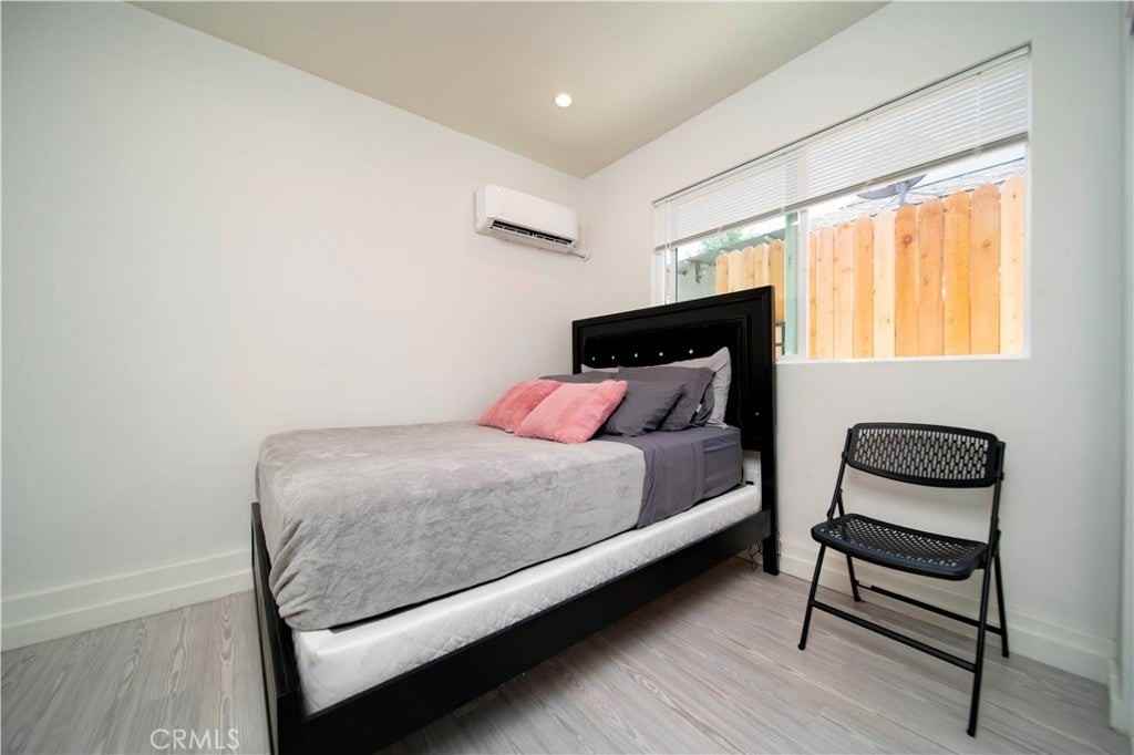 8135 Noble Ave - Photo 5 of 10