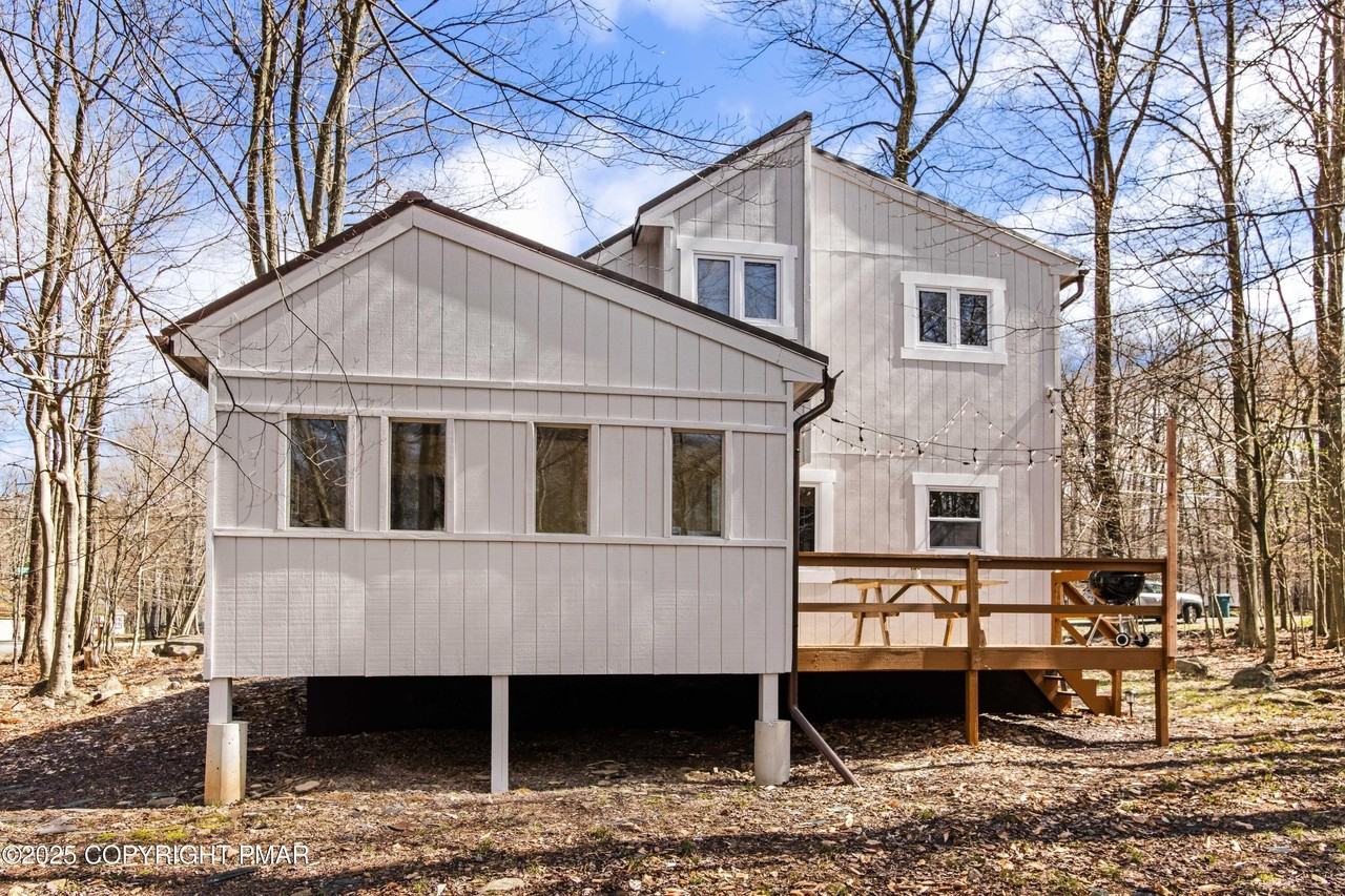 8948 Deerfield Rd - Photo 3 of 25