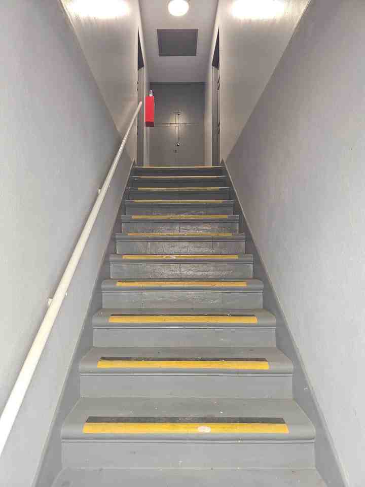 Laurel Canyon Blvd - Photo 4 of 45