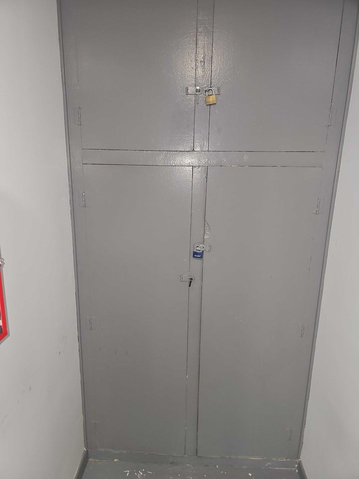 Laurel Canyon Blvd - Photo 7 of 45