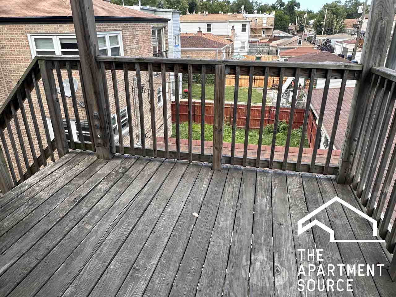 1307 N Lawndale Ave #2R - Photo 2 of 4