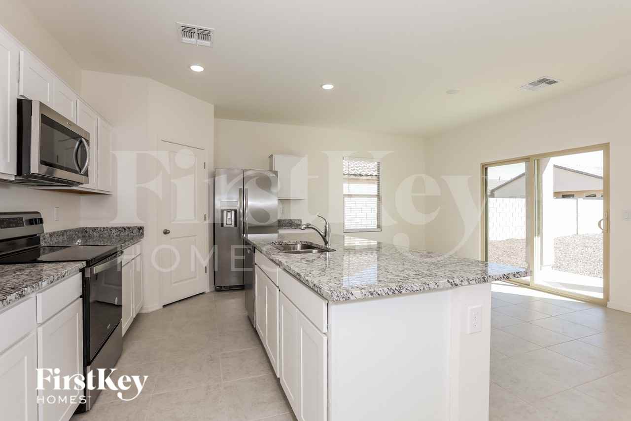 3061 E Millennium Way - Photo 4 of 16