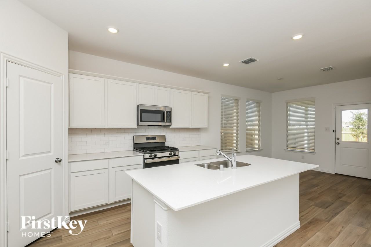 2516 Northcote Dr - Photo 7 of 16