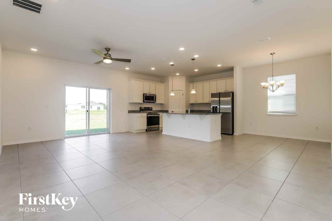 213 Windsor Reserve Dr - Photo 2 of 16