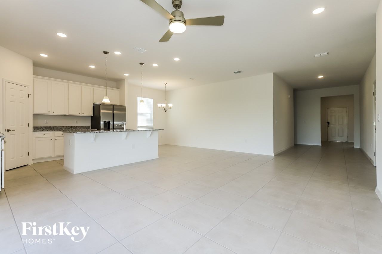 213 Windsor Reserve Dr - Photo 3 of 16