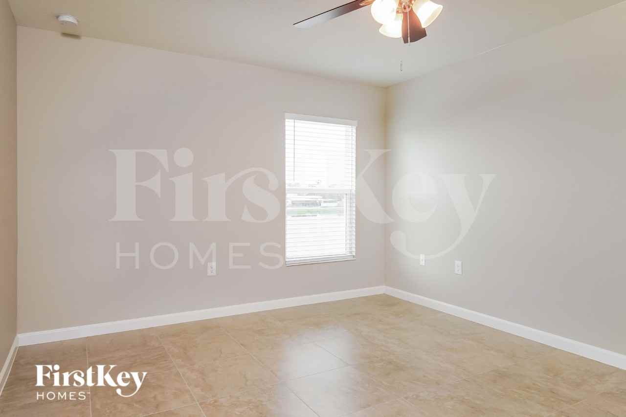 659 Lindbergh Way - Photo 7 of 15