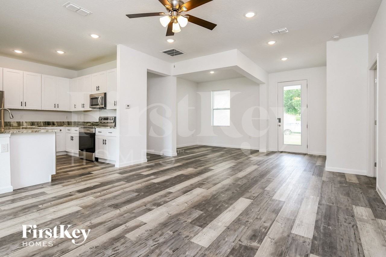 925 Albertville Ct - Photo 3 of 15