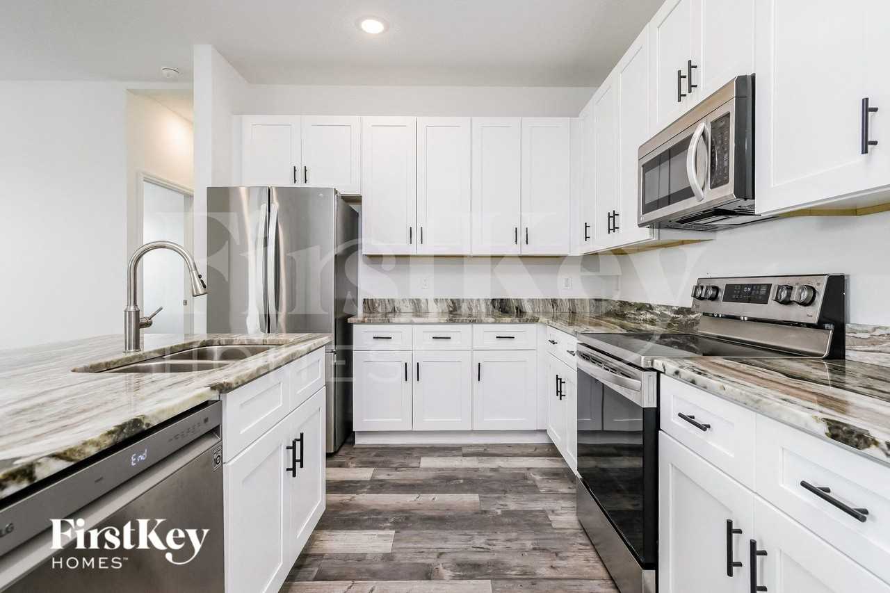 925 Albertville Ct - Photo 6 of 15