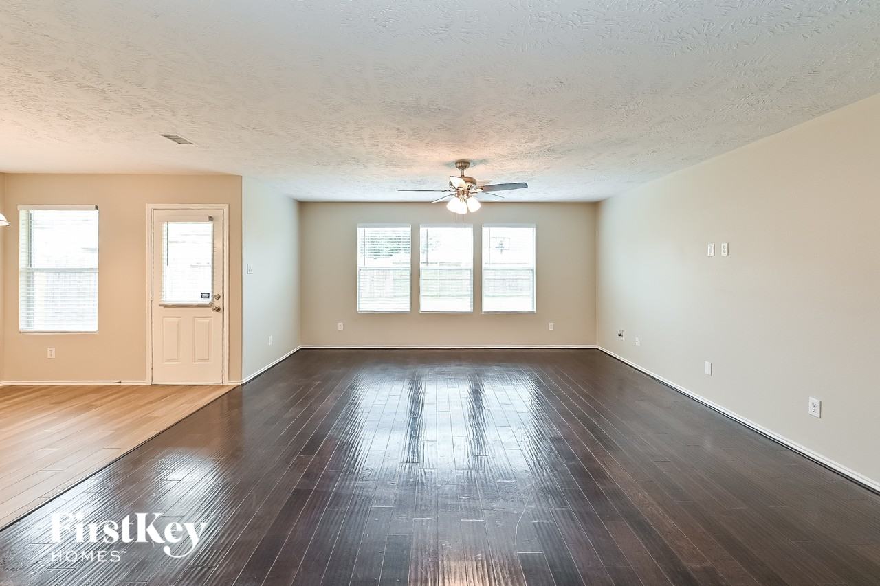 11506 Moonlight Ridge Dr - Photo 2 of 15