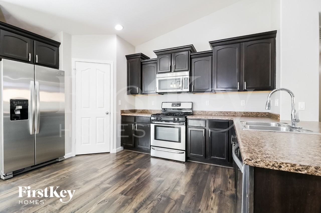 19614 W Morning Glory St - Photo 6 of 15