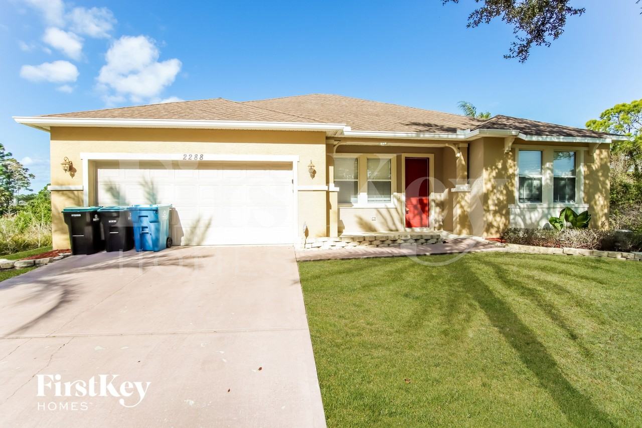 2288 Santa Maria Ave Se - Photo 2 of 15